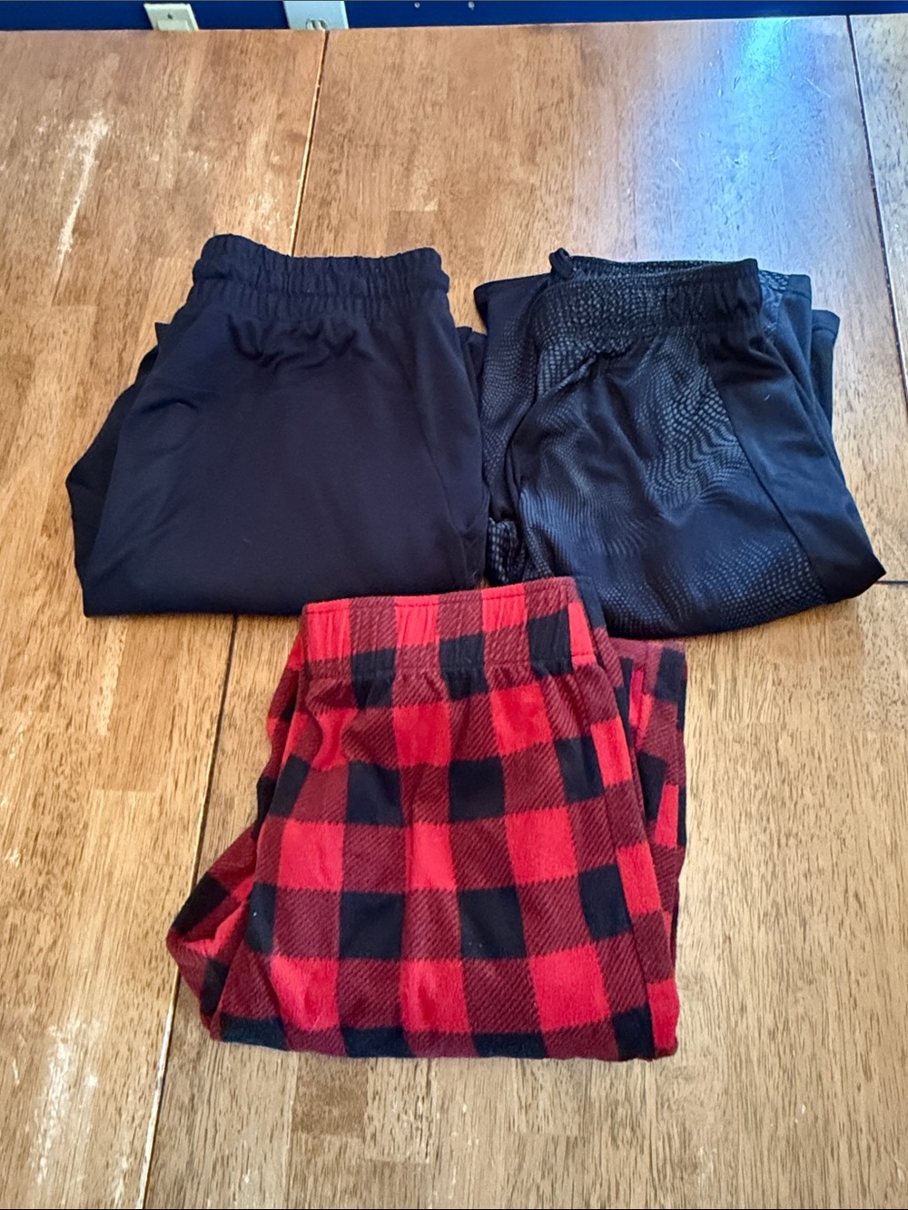 Men’s size small bottoms